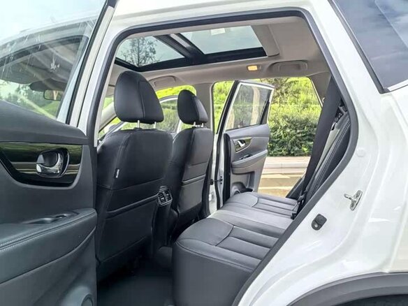 2023 Nissan X-Trail III Рестайлинг, белый, 1740000 рублей - вид 9