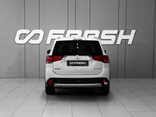 2017 Mitsubishi Outlander III Рестайлинг 2, белый, 1898000 рублей, вид 4