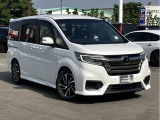 2021 Honda Stepwgn Spada V Рестайлинг, белый, 1950000 рублей, вид 1