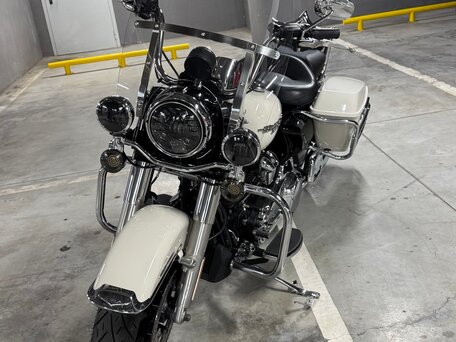 2017 Harley-Davidson Road King, белый, 1550000 рублей, вид 1