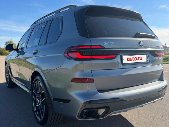 2023 BMW X7 40i I (G07) Рестайлинг, серый, 6500000 рублей - вид 12