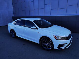 2017 Volkswagen Passat (North America and China) I Рестайлинг, белый, 2099000 рублей, вид 5