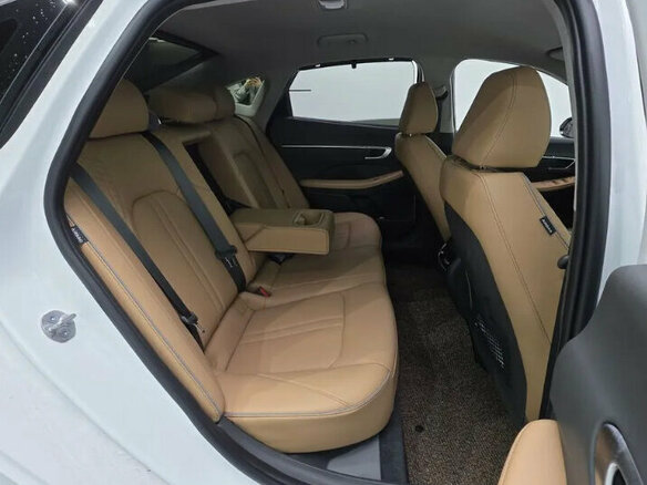 2025 Hyundai Sonata VIII (DN8) Рестайлинг, белый, 4100000 рублей - вид 17