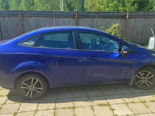 2016 Ford Fiesta Mk6 Рестайлинг, синий, 650000 рублей, вид 3