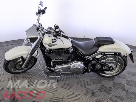2018 Harley-Davidson Fat Boy, белый, 1955000 рублей, вид 4