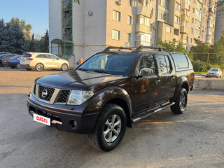 2008 Nissan Navara (Frontier) III (D40), серый, 1400000 рублей, вид 1