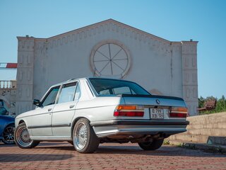 1985 BMW 5 серии 520i II (E28), серебристый, 500000 рублей, вид 5