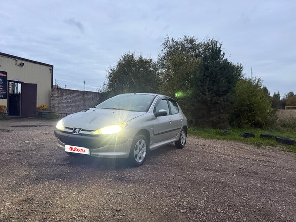 2003 Peugeot 206, серый, 180000 рублей
