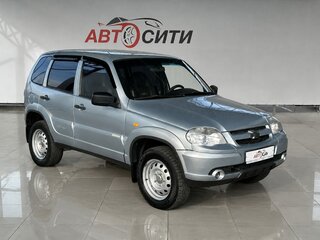 2013 Chevrolet Niva I Рестайлинг, серебристый, 530000 рублей, вид 1