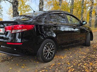 2015 Kia Rio III Рестайлинг, чёрный, 1000000 рублей, вид 4