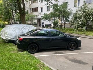 2010 Toyota Corolla X (E140, E150) Рестайлинг, чёрный, 500000 рублей, вид 4