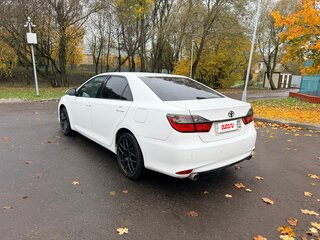 2016 Toyota Camry VII (XV50) Рестайлинг, белый, 1465000 рублей, вид 5