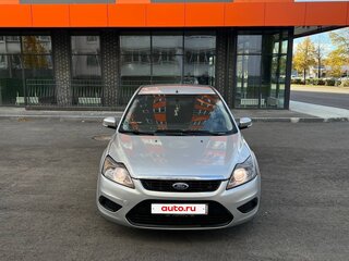 2008 Ford Focus II Рестайлинг, серебристый, 320000 рублей, вид 2