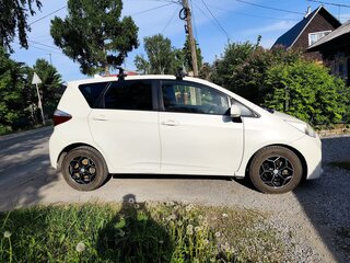 2012 Toyota Ractis II, белый, 790000 рублей, вид 3