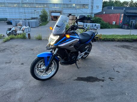 2017 Honda NC 750X, синий, 800000 рублей, вид 2