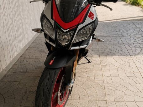 2017 Aprilia Tuono V4, красный, 1400000 рублей, вид 1