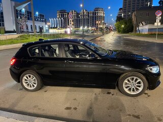 2016 BMW 1 серии 118i II (F20/F21) Рестайлинг, чёрный, 1600000 рублей, вид 4