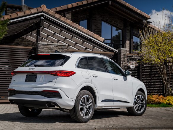 2025 Audi Q5 45 TFSI III (GU), белый, 5600000 рублей - вид 4