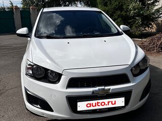 2014 Chevrolet Aveo II, белый, 820000 рублей, вид 2