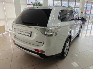 2014 Mitsubishi Outlander III, белый, 1249000 рублей, вид 5