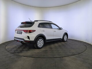 2022 Kia Rio X IV Рестайлинг, белый, 1770000 рублей, вид 5