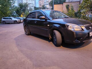 2010 Kia Rio II Рестайлинг, чёрный, 470000 рублей, вид 2
