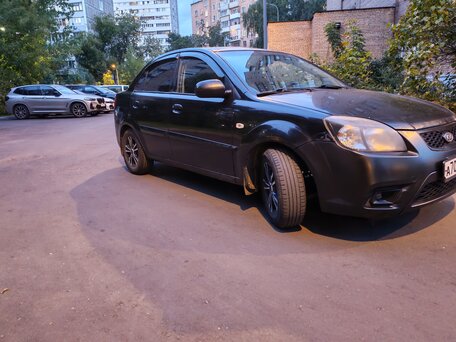 2010 Kia Rio II Рестайлинг, чёрный, 470000 рублей, вид 2