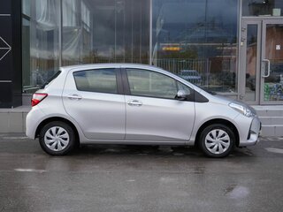 2019 Toyota Vitz III (XP130) Рестайлинг 2, серый, 1050000 рублей, вид 4