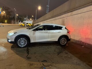 2017 Infiniti QX30, белый, 2650000 рублей, вид 2