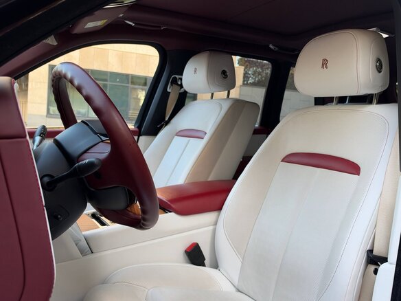 2019 Rolls-Royce Cullinan I (Series I), красный, 26500000 рублей - вид 13