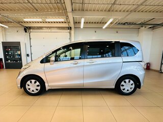 2012 Honda Freed I Рестайлинг, серый, 1199000 рублей, вид 3