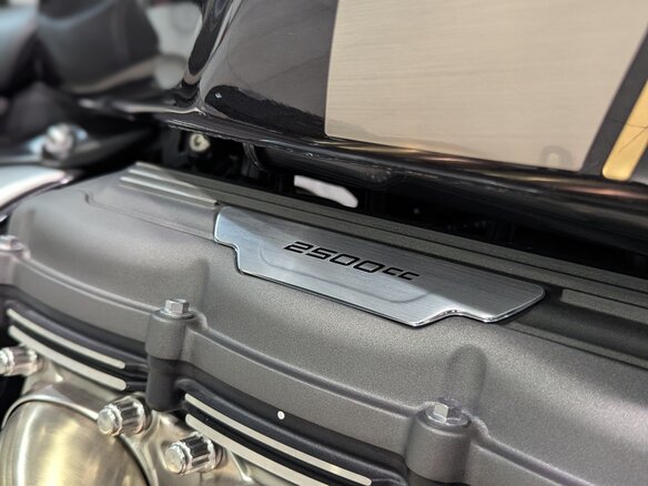 2020 Triumph Rocket III, чёрный, 3900000 рублей - вид 8