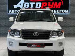 2014 Toyota Land Cruiser 200 Series Рестайлинг 1, белый, 3897000 рублей, вид 3