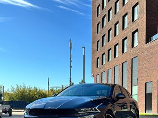 2020 Kia K5 III, чёрный, 3200000 рублей, вид 1