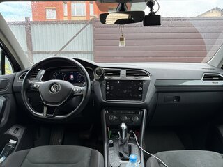 2017 Volkswagen Tiguan II, коричневый, 2000000 рублей, вид 5