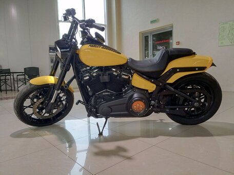 2018 Harley-Davidson Fat Bob, жёлтый, 1650000 рублей, вид 2
