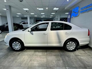 2011 Skoda Octavia II (A5) Рестайлинг, белый, 725000 рублей, вид 5