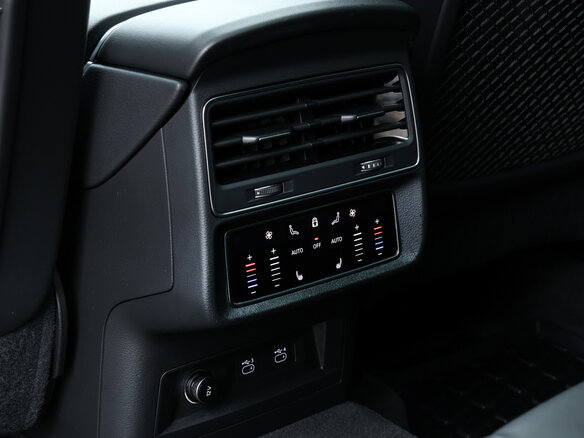 2021 Audi Q7 55 TFSI II (4M) Рестайлинг, чёрный, 6880500 рублей - вид 27