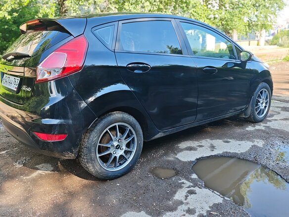 2016 Ford Fiesta Mk6 Рестайлинг, чёрный, 619000 рублей - вид 8