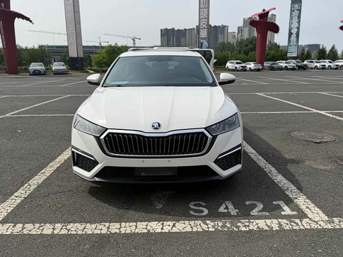 Открыть фотографии: Skoda Octavia IV (A8)