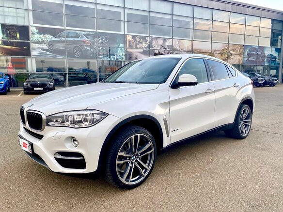 2017 BMW X6 30d II (F16), белый, 4850000 рублей - вид 1