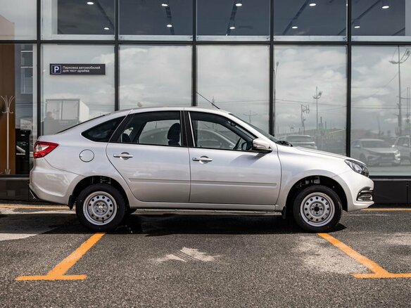 2026 Lada (ВАЗ) Granta I Рестайлинг, серебристый - вид 7