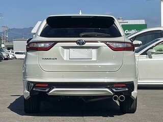 2019 Toyota Harrier III (XU60) Рестайлинг, белый, 2013000 рублей, вид 3