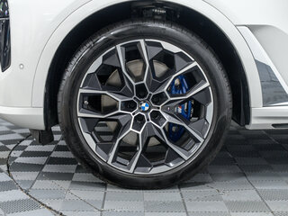 2026 BMW X7 40i I (G07) Рестайлинг, белый, 16350000 рублей, вид 4