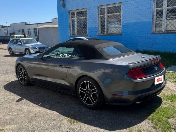 2019 Ford Mustang VI Рестайлинг, серый, 1950000 рублей - вид 16