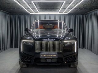 2026 Rolls-Royce Cullinan Black Badge I Рестайлинг (Series II), чёрный, 64990000 рублей, вид 2