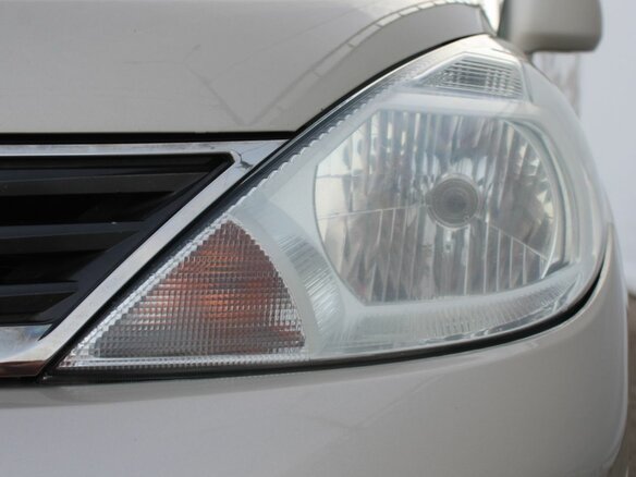 2010 Nissan Tiida I Рестайлинг, бежевый, 760000 рублей - вид 18