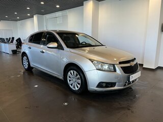 2012 Chevrolet Cruze I, серебристый, 675000 рублей, вид 1