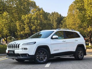 2021 Jeep Cherokee V (KL) Рестайлинг, белый, 1280000 рублей, вид 4