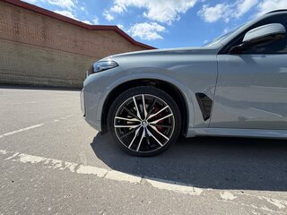 2025 BMW X5 30d IV (G05/G18) Рестайлинг, серый, 14980000 рублей, вид 3